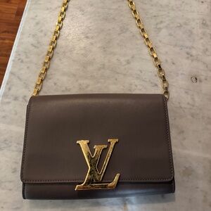 Louis VuittonChain Louise Clutch Leather Clutch -Neutral Khakhi Beige Color